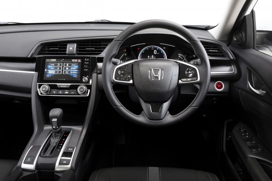 Торпедо Honda Civic VTi-S Sedan (FC) 2019 года  (AU) (фото 20 из 28)